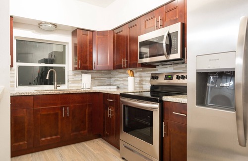 North Miami Beach Apartamento | NEW STAR 2/ Fantastic family oriented and mins away from the beaches