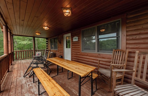 North Glade Hills Casa | New! Star View Lodge: Lake Area, Dogs OK, A/C, Hot Tub!