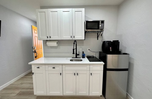 Old Southeast Apartamento | NEW Studio! 5 Minutes from Downtown & 3 from USF
