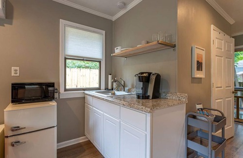 Kill Devil Hills Cabaña | New Studio Charming cottage close to the beach & woods in Kill Devil Hills, NC.