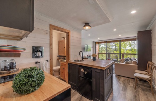 Truckee Condominio | *New* Studio in Tahoe Donner - Amenities galore! ~Sun and Snowpeak