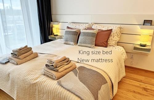 Karlin Apartamento | New studio, King bed, Free parking, Terrace