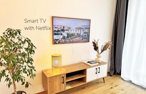 Karlin Apartamento | New studio, King bed, Free parking, Terrace