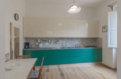 Santo Spirito Apartamento | NEW Stunning Apt Central Florence near Ponte Vecchio. Historic River Arno Palace