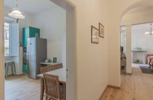 Santo Spirito Apartamento | NEW Stunning Apt Central Florence near Ponte Vecchio. Historic River Arno Palace