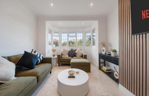 Finchley Church End Apartamento | New Stunning Modern 2 Bedroom Apartment in Mill Hill next to Train Station!