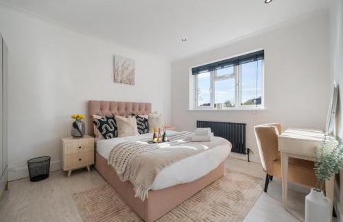 Finchley Church End Apartamento | New Stunning Modern 2 Bedroom Apartment in Mill Hill next to Train Station!