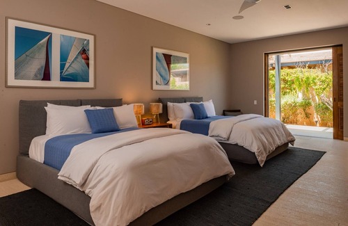 San Jose del Cabo Villa | NEW* Stunning Beachfront Villa, Fully Staffed includes Yacht Charter