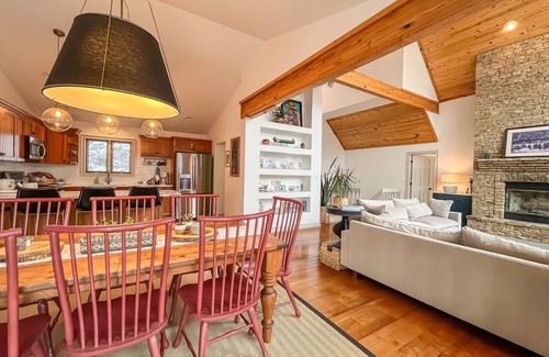 McHenry Casa | New: Stunning! Rnovated mountain lake house in central DCL!