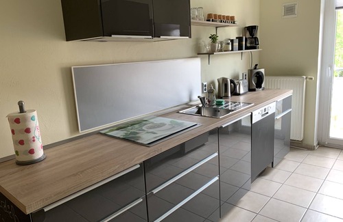 Cottbus Apartamento | New! Stylish city apartment *Netflix,parking lot,close to BHF*
