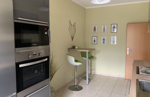 Cottbus Apartamento | New! Stylish city apartment *Netflix,parking lot,close to BHF*
