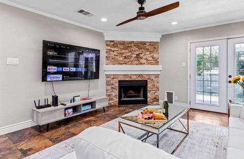 Heritage Casa | NEW! Stylish home close to BMT/Seaworld/Lackland