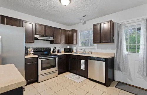 Jacksonville Casa | NEW Stylish🏡Home🌟near MCB Camp Lejeune