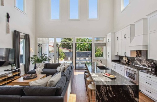 Lower Garden District Casa | New Stylish Renovation | Heated Pool & Hot Tub
