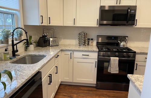 Sugar House Casa | NEW Sugarhouse Remodeled Home w/ Hot Tub LOCATION!