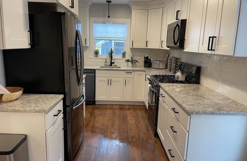 Sugar House Casa | NEW Sugarhouse Remodeled Home w/ Hot Tub LOCATION!