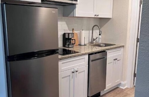Wildwood Crest Condominio | New, sunny Wildwood Crest condo! Excellent location, 1 block to beach ☀️🌊