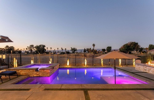 Indio Casa | NEW~Sunset Palms~A/C Gameroom~Pool&Spa~EV charger