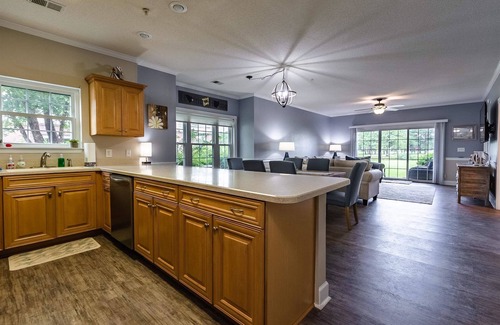 Central Myrtle Beach Casa | New! Tee by the Sea-Beautiful View on Golf Course!