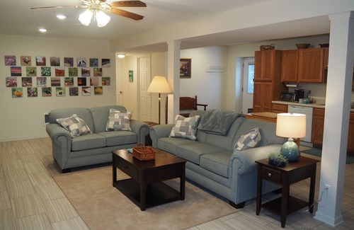 Benzonia Apartamento | NEW! The Blessing - A CUTE AND COZY CHRISTIAN COUNTRY RETREAT!