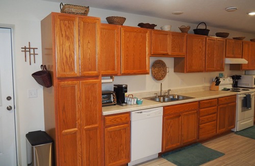 Benzonia Apartamento | NEW! The Blessing - A CUTE AND COZY CHRISTIAN COUNTRY RETREAT!