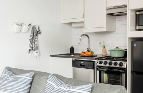 Poncey-Highland Apartamento | NEW The Layla: Rooftop Walkable Downtown