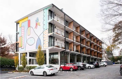 Poncey-Highland Apartamento | NEW The Layla: Rooftop Walkable Downtown