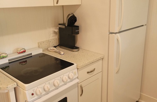 Beulah Cabaña | NEW! The Lily Pad on Benzie Blvd. - Super Cute and Great Location! Central Air Conditioning!
