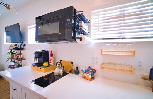Valencia Apartamento | NEW! The Sycamore Suite! Charming Hidden Gem! NEW!