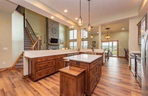 Waterfront Greens Casa | New! The Tippy Canoe: Lake Access, Dogs Welcome, Indoor Pool!
