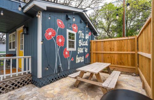 Wimberley Casa | NEW! The Yellow Door- Downtown Wimberley w/River Access