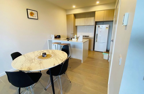 Cranbourne East Casa | New Three Bedroom Town House close to Mornington Peninsula