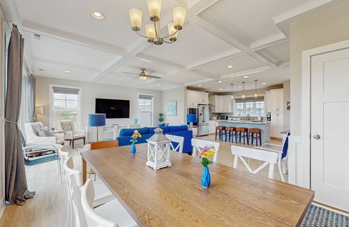 Frankford Casa | New, Tidal Walk Home w/ High-Speed WiFi, Washer/Dryer, w/Shared Outdoor Pool