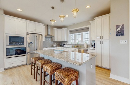 Frankford Casa | New, Tidal Walk Home w/ High-Speed WiFi, Washer/Dryer, w/Shared Outdoor Pool