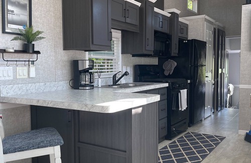 Keeling Casa | New Tiny Home 4 miles to VIR & close to Hyco Lake