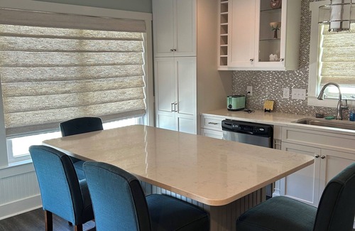 Supply Cabaña | New to Rental Market! Beautifully renovated canal home Pet Friendly