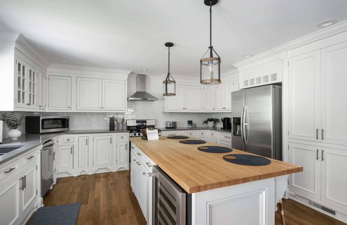 Skaneateles Casa | New to Rental market-3 Bed/2.5 Bath-Pet Friendly!