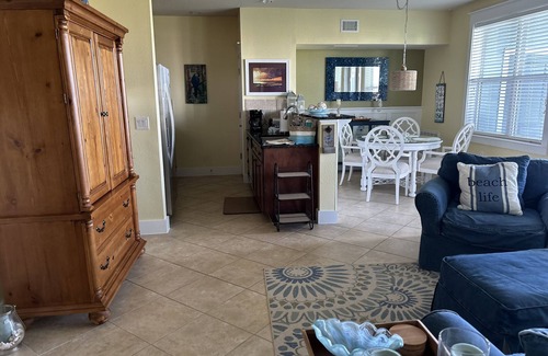 Galveston Condominio | New to rentals at Pointe West. On the Sunset Pool/Lazy River and viewing WestBay