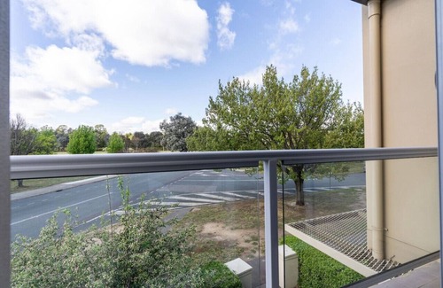 Braddon Apartamento | New to VRBO: 3BR Modern Apt | Prime Location 7 Mins to CBD!