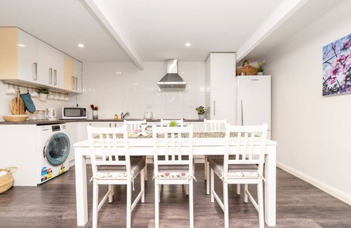 Garran Apartamento | New to VRBO: Peaceful Home near Canberra Hospital