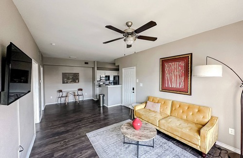 South Side Apartamento | New to Vrbo Sleepover Beautiful 1BD/1BA + Gym - Corpus Christi