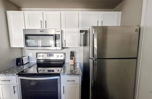 South Side Apartamento | New to Vrbo Sleepover Beautiful 1BD/1BA + Gym - Corpus Christi