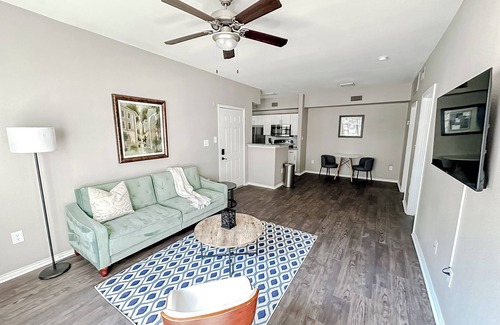 South Side Apartamento | New to Vrbo Sleepover Stunning 1BD/1BA + Gym - Corpus Christi