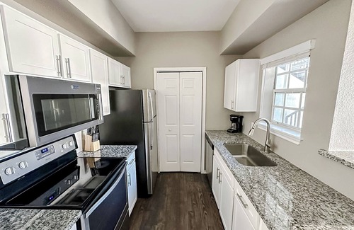 South Side Apartamento | New to Vrbo Sleepover Stunning 1BD/1BA + Gym - Corpus Christi