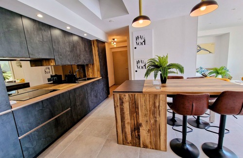 Die Apartamento | New top floor apartment with large terraces and breathtaking mountain views
