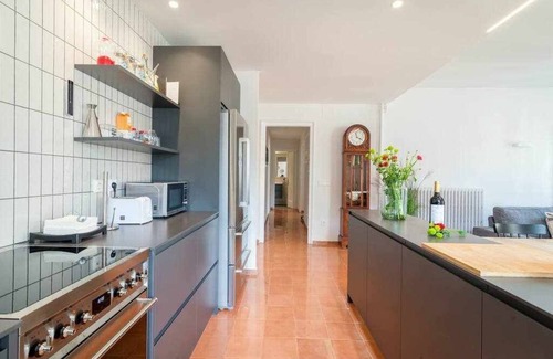Eixample Apartamento | New top floor apt with a lot of light & air-con
