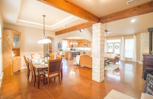 New Braunfels Casa | ¡NUEVO! Town & Country Luxury Oasis en 6 Acres cerca de Gruene, TX