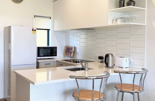 Auckland Apartamento | New Townhouse with VIEW - Walking to Botany Center
