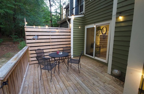 Durham Casa | NEW! Tranquil 2bd Townhome Min to RTP, Downtown Durham, Chapel Hill, RDU