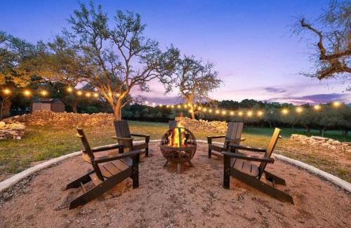 Wimberley Casa | NEW Treehouse at Link Lane 2 Acres w Hot Tub